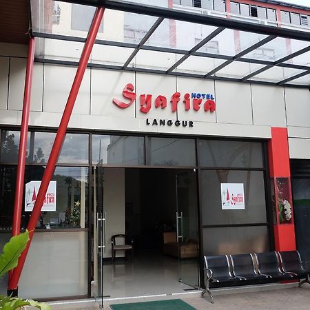 Syafira Hotel Langgur Exteriör bild