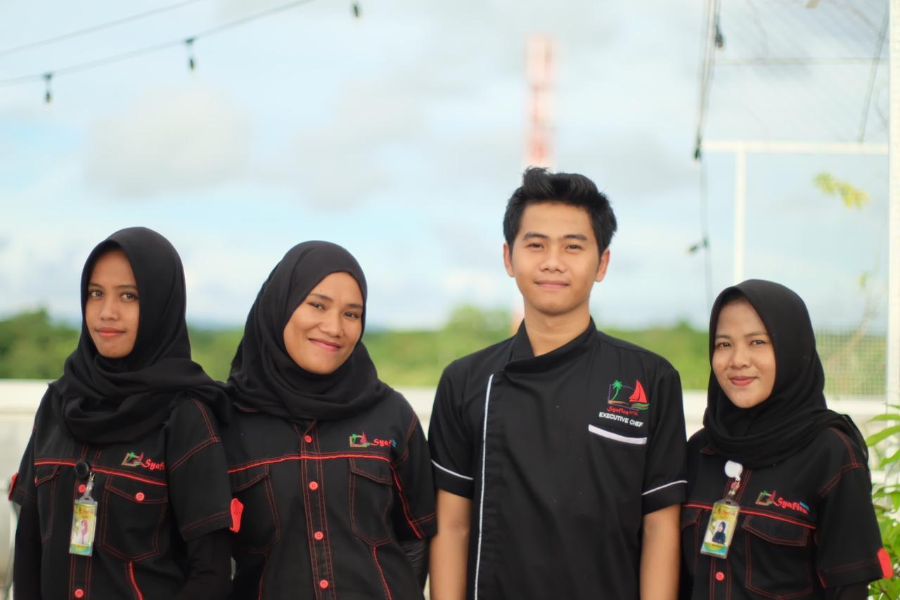 Syafira Hotel Langgur Exteriör bild